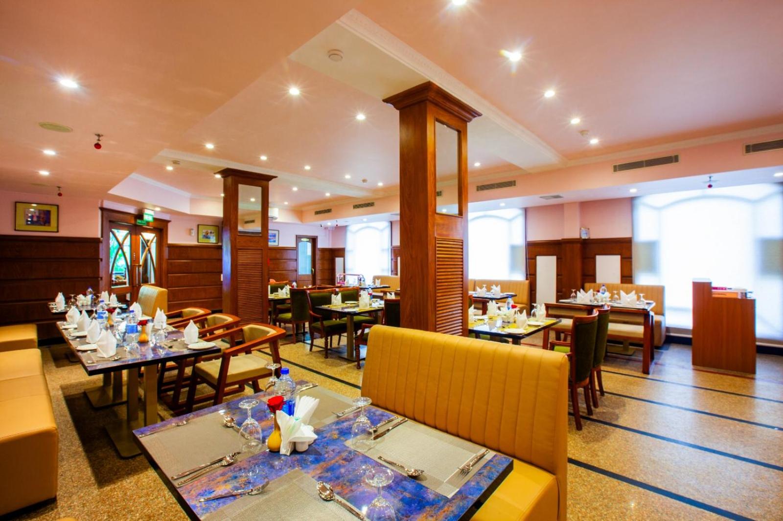 HOLIDAY HOTEL CHERAI 18/28