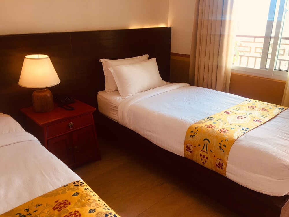 Three Jewels Boutique Hotel 12/74