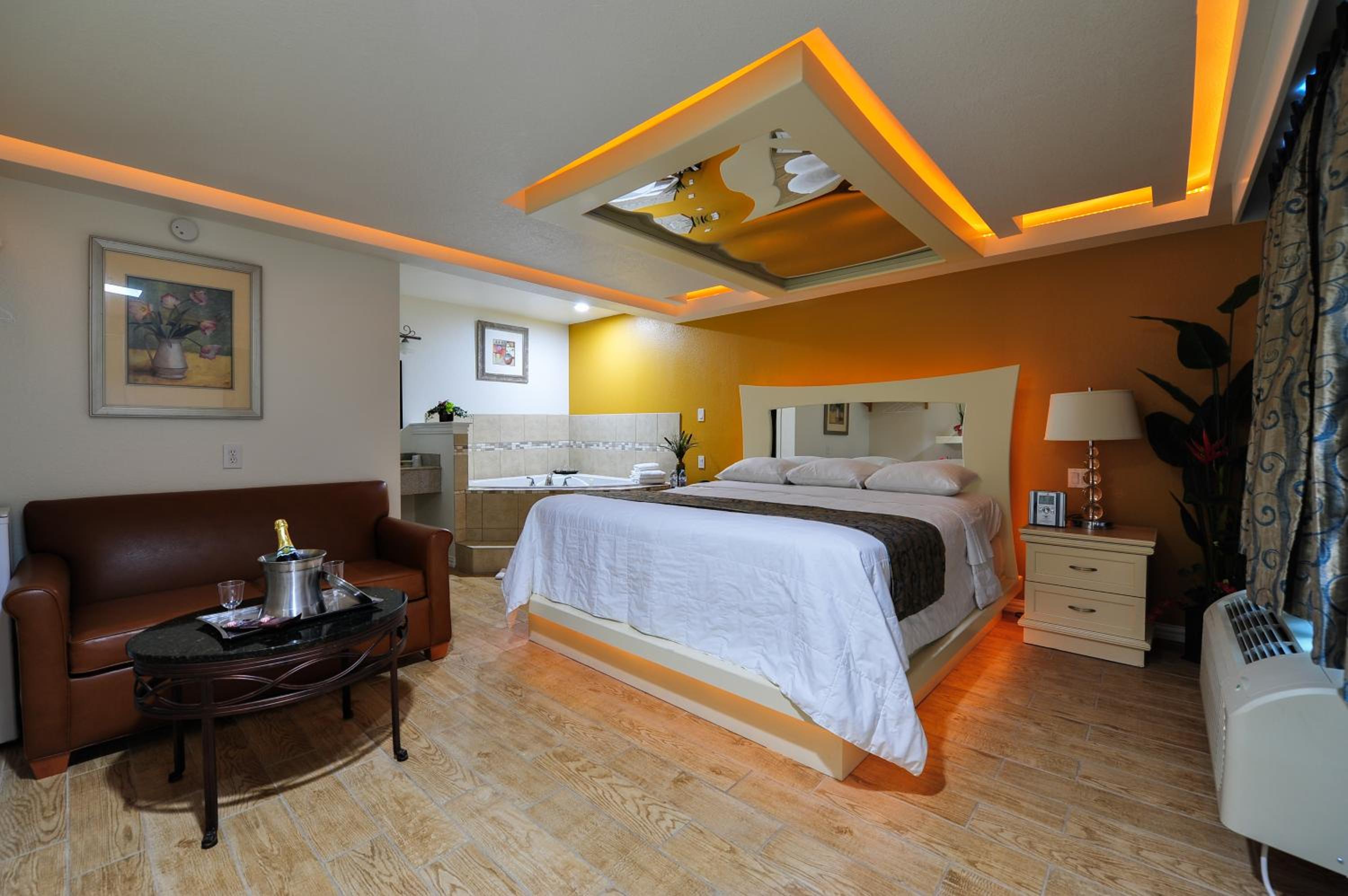 Honeymoon, Suite