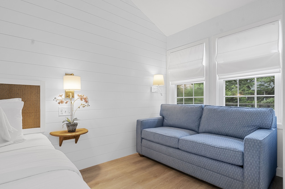 Nantucket Inn 38/55