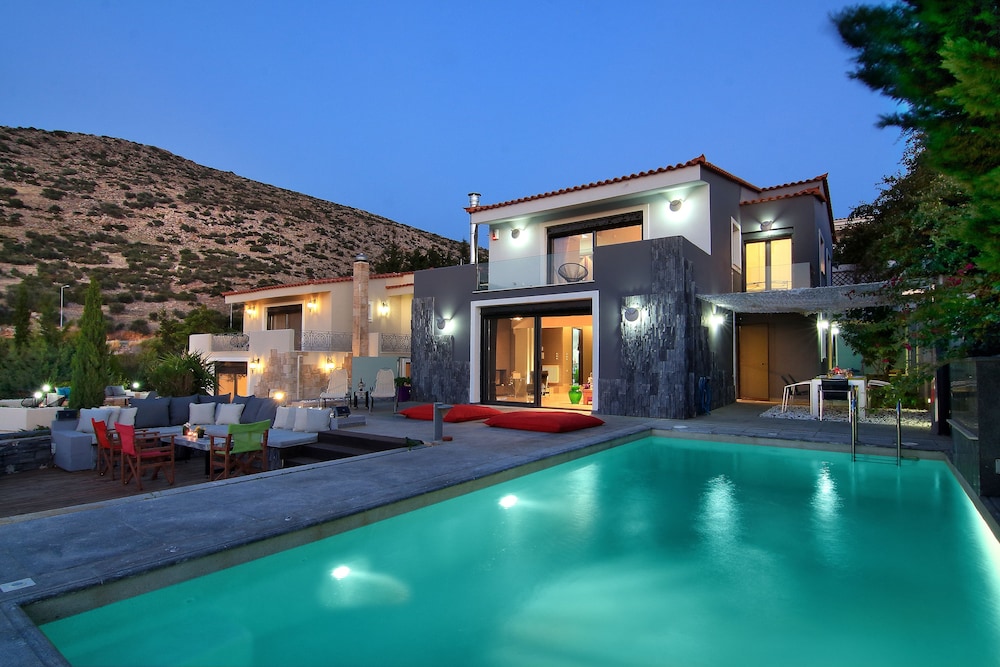 Villa Adam 1/50