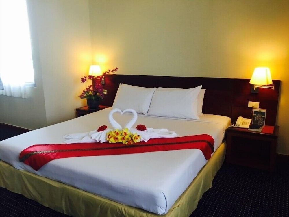 Hadyai Golden Crown Hotel 15/58