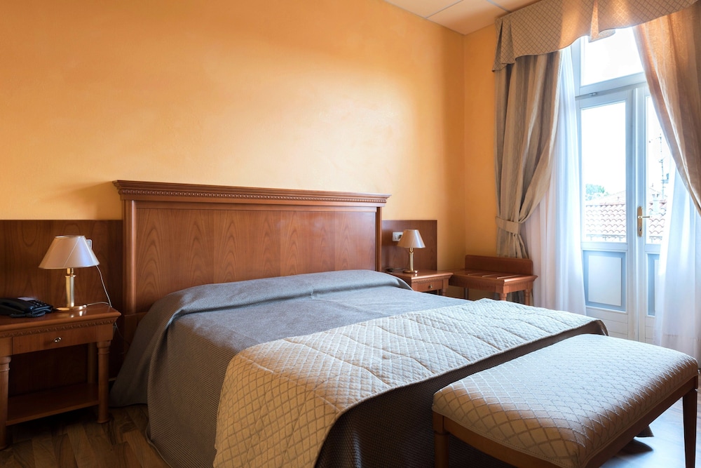 غرفة سوبيريور بسرير مزدوج، Hotel Maderno 2/9