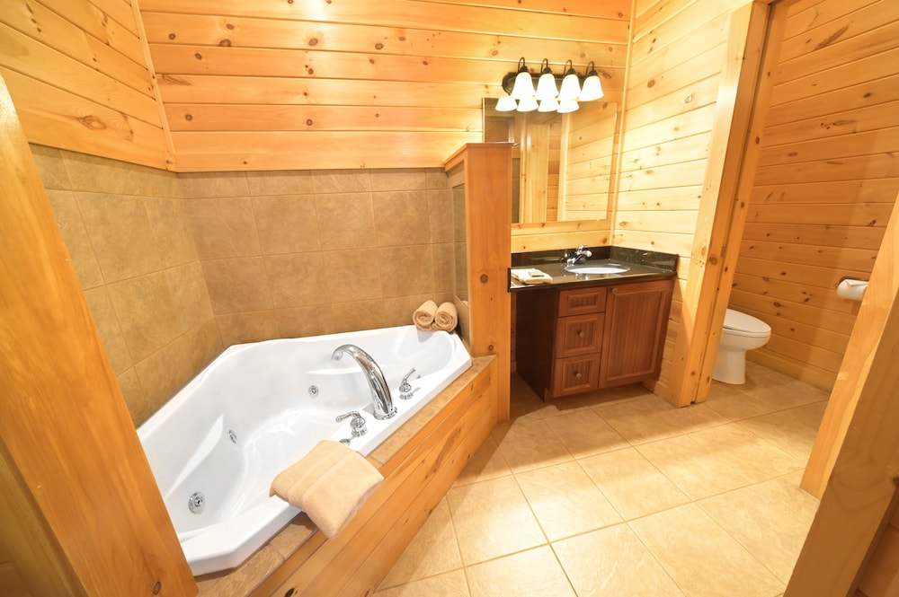 The Lodges at Cresthaven 21/60