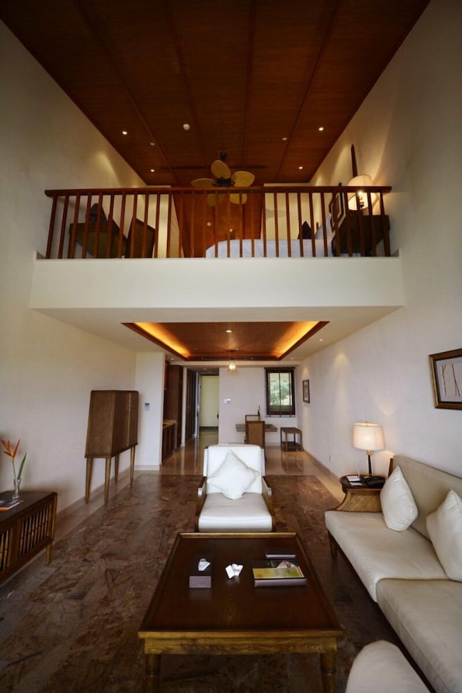 Shixishu Jianguo Yalong Bay Resort Hotel 25/39