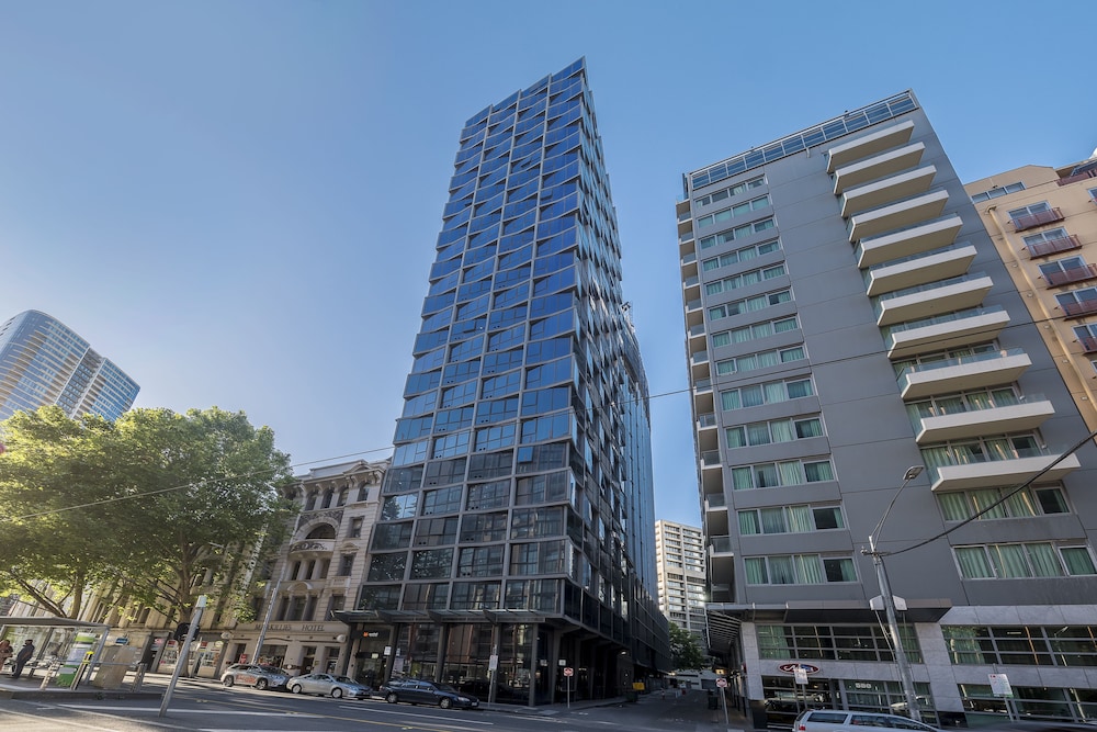The Canvas Apartment Hotel 4/33