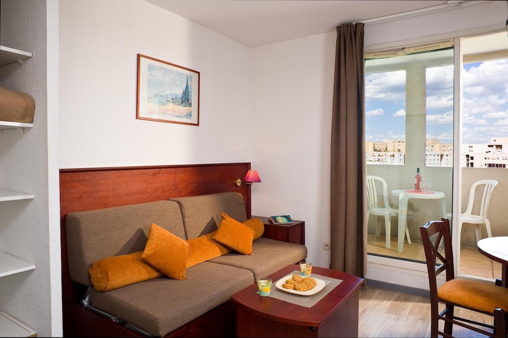 MADAME VACANCES- RESIDENCE LES CONSULS DE LA MER 11/29