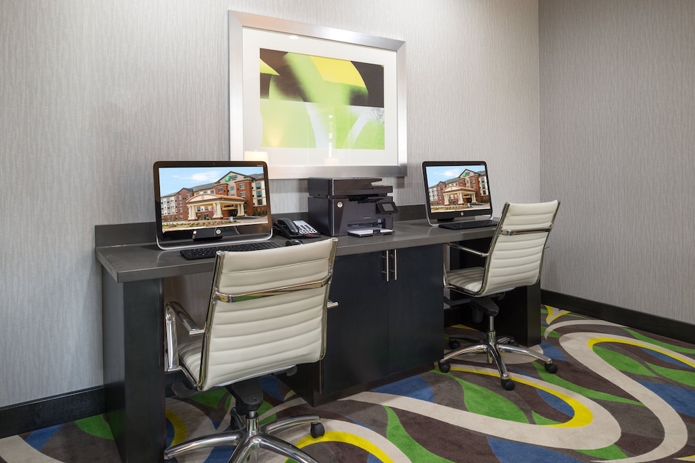Holiday Inn Express And Suites Norman 49/51