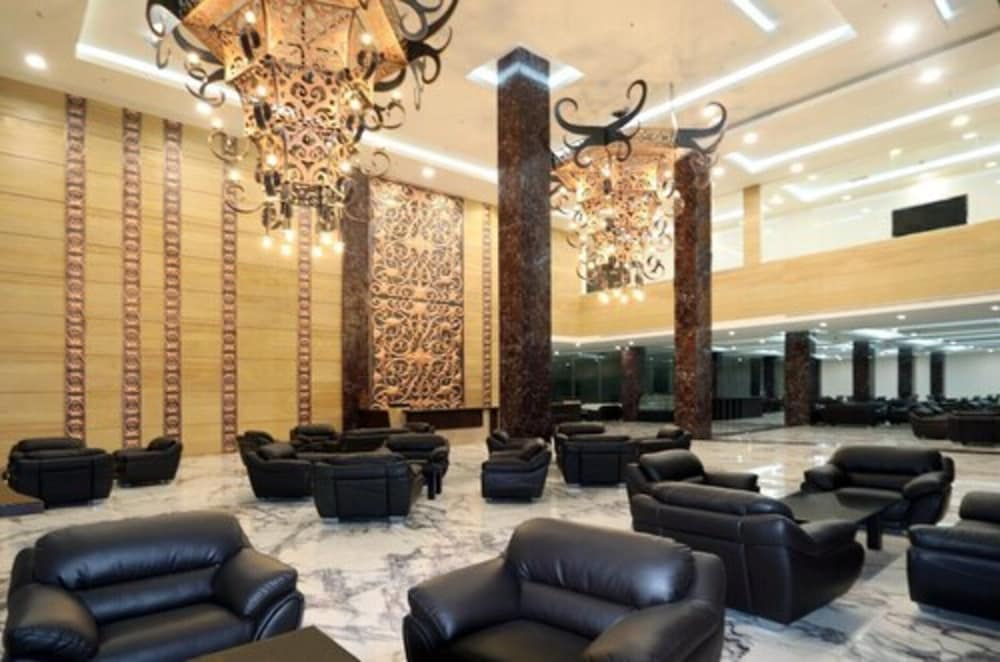 M Bahalap Hotel Palangkaraya 53/67