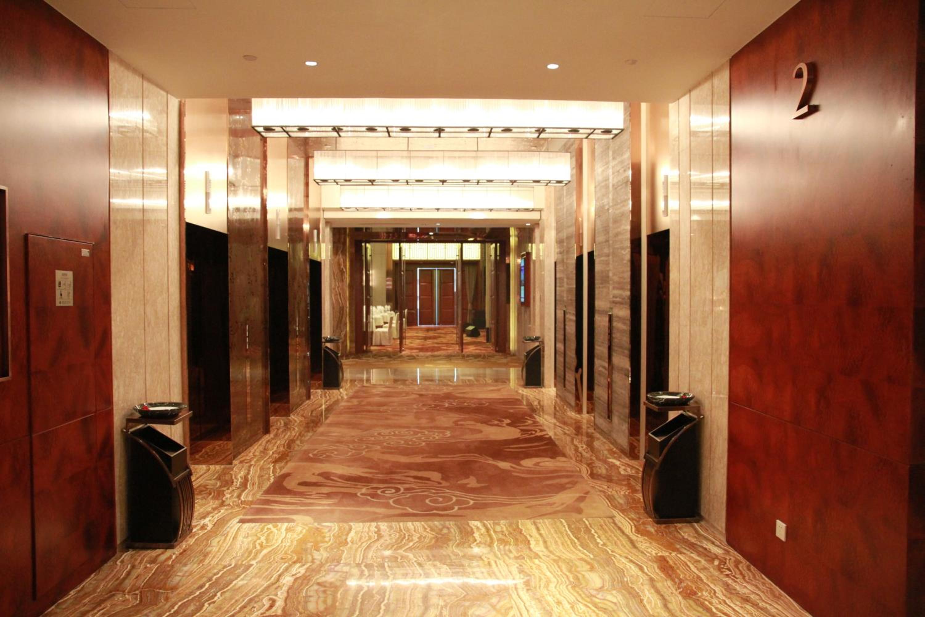 Chengdu Airport Hotel 39/55