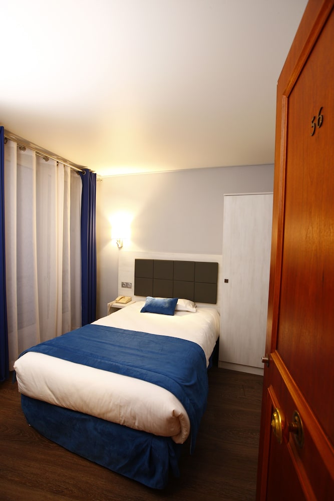 HOTEL SUNNY 19/45