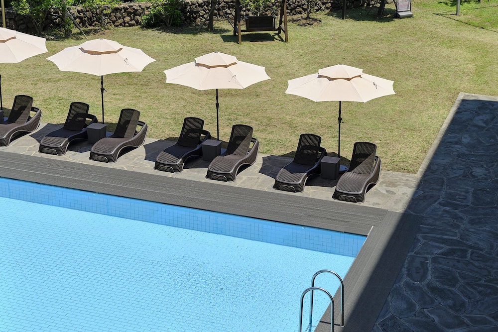 Shin Shin Hotel Jeju City 53/60