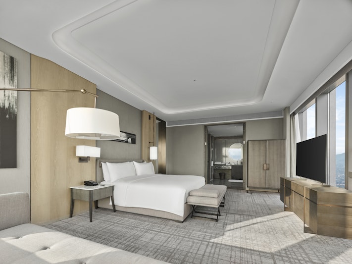 Hilton Zhuji 7/50