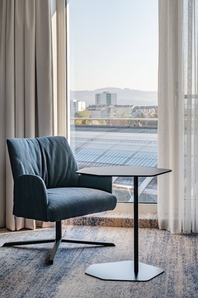 Courtyard By Marriott Linz 32/55