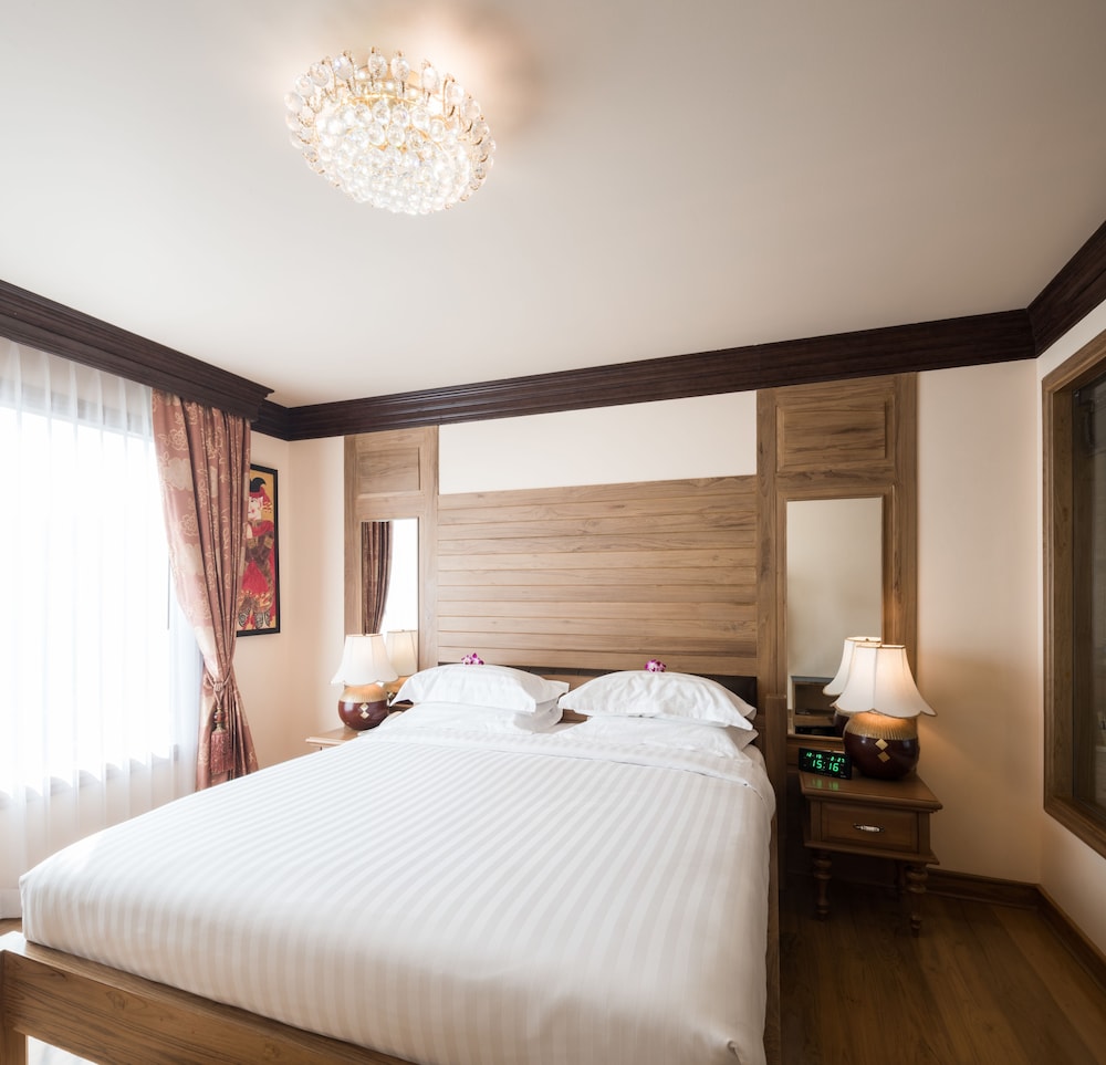 Peak Nimman Prestige Hotel 13/68