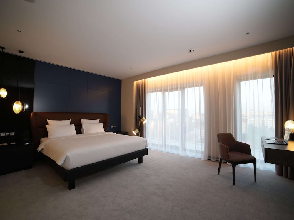 NOVOTEL Bishkek City Center 10/50