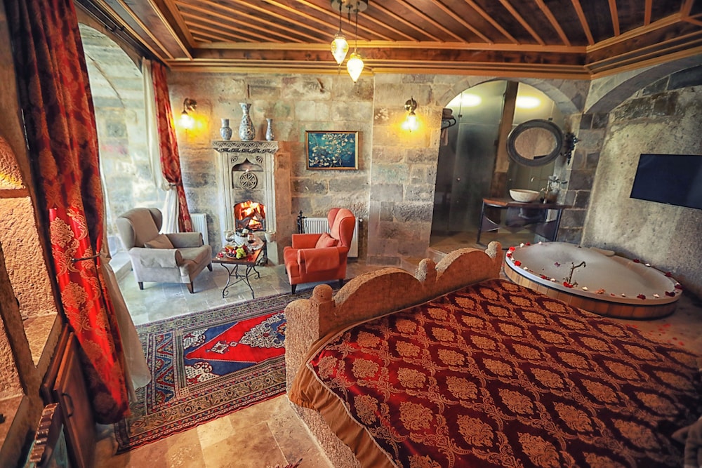 Traveller Apos S Cave Hotel 34/76