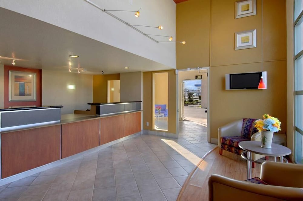 California Inn And Suites Rancho Cordova 8/37