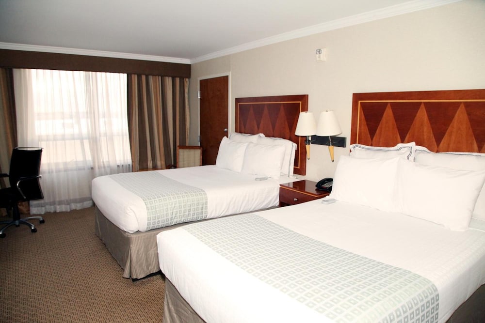Hotel Executive Suites 12/57