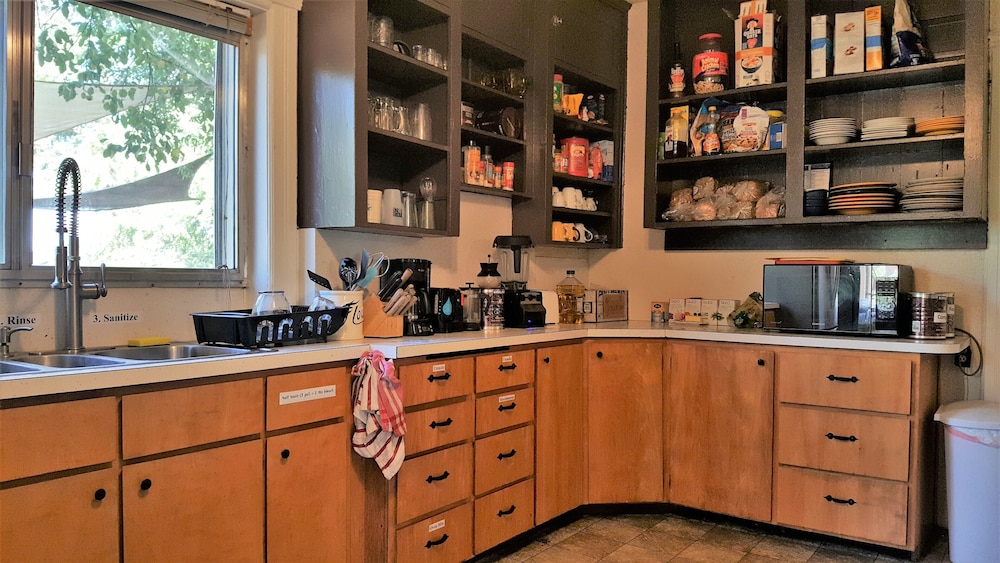 Bunk & Brew Historic Lucas House 9/71
