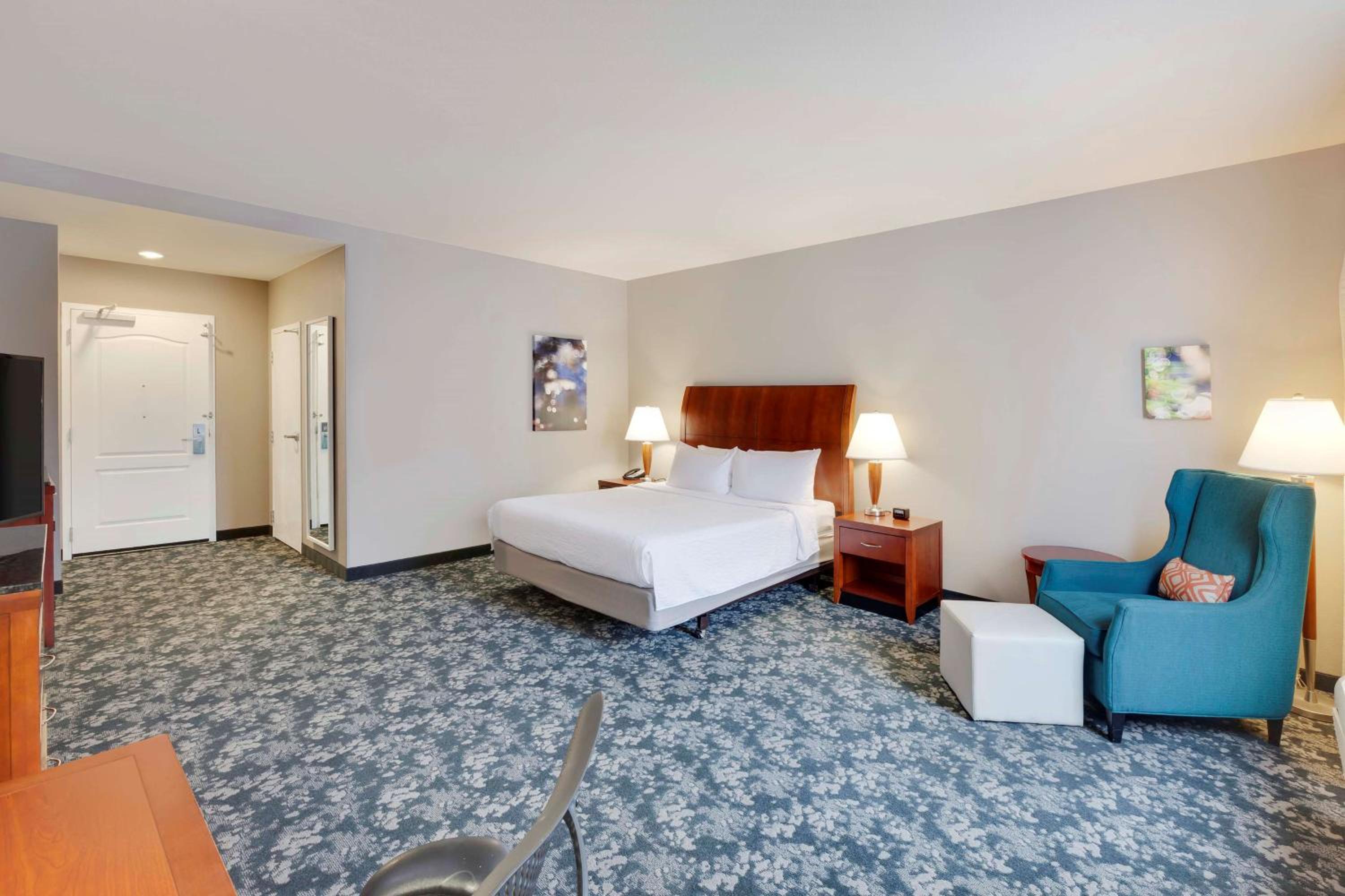 1 BEDROOM, SUITE, KING BED