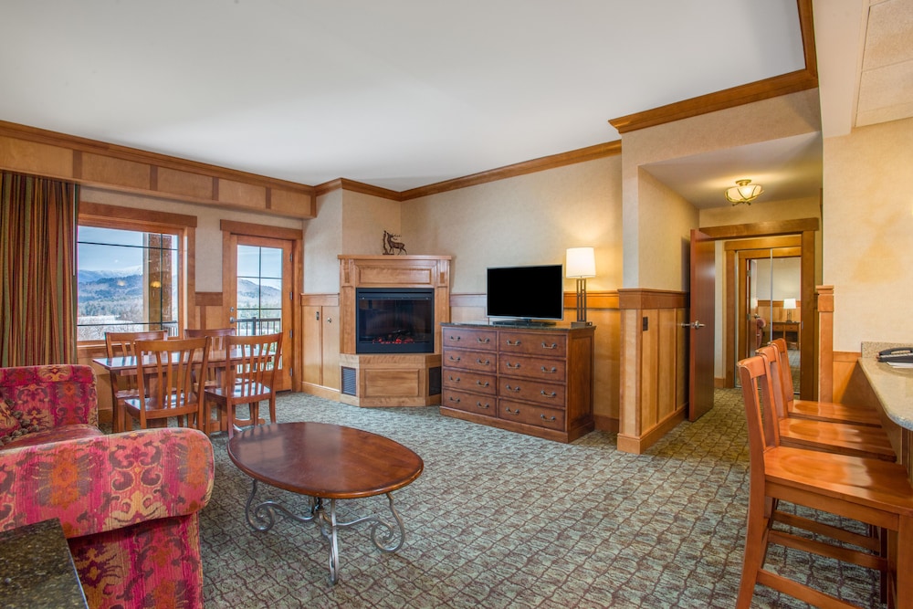 Crowne Plaza Lake Placid 38/67