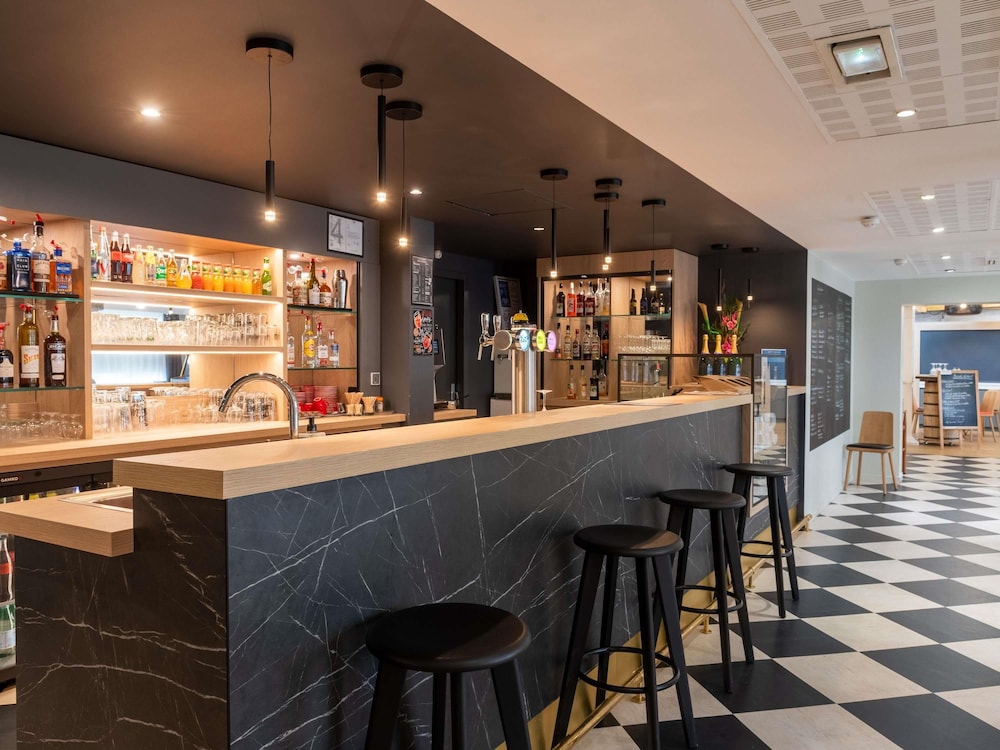 Ibis Lyon Est Bron 51/67