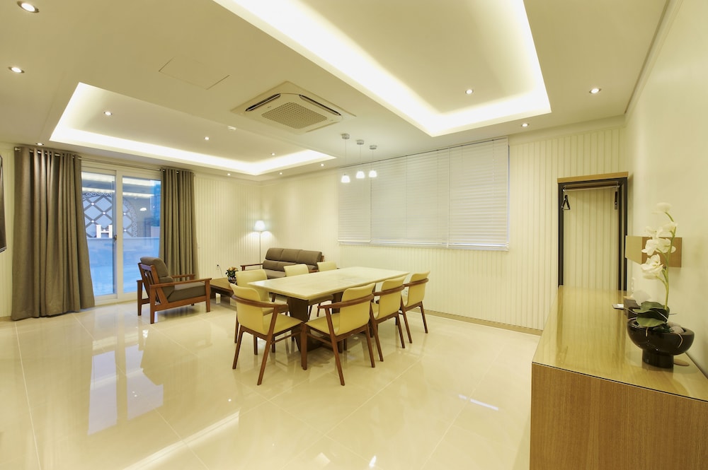 Hotel B 30/35