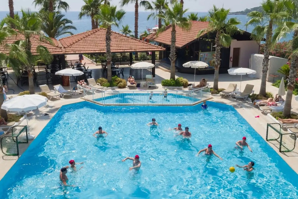 Club Akman Beach Hotel 41/50