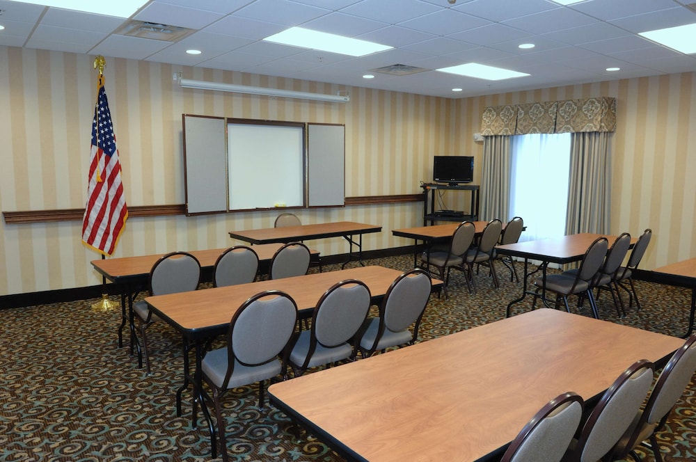 Hampton Inn Watertown 42/47