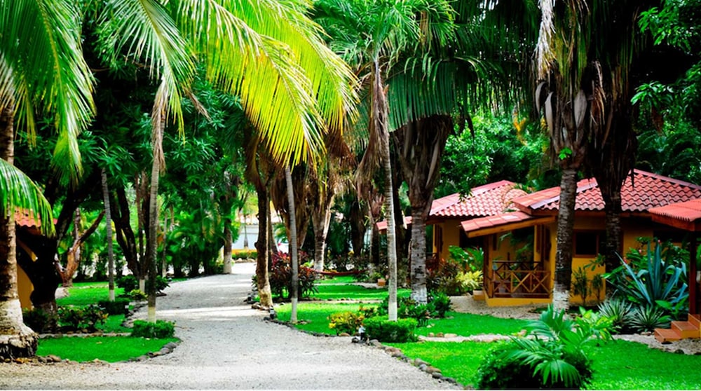 Esencia Hotel And Villas 20/65