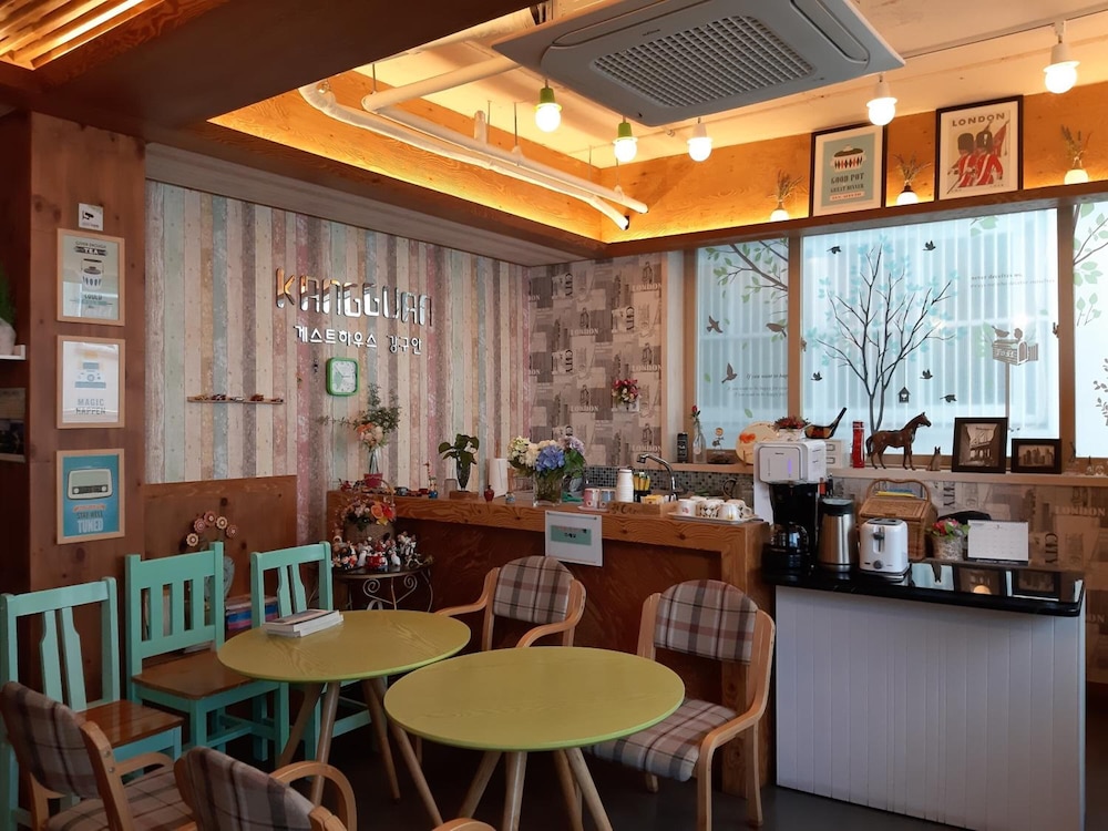 Kangguan Guesthouse 7/16