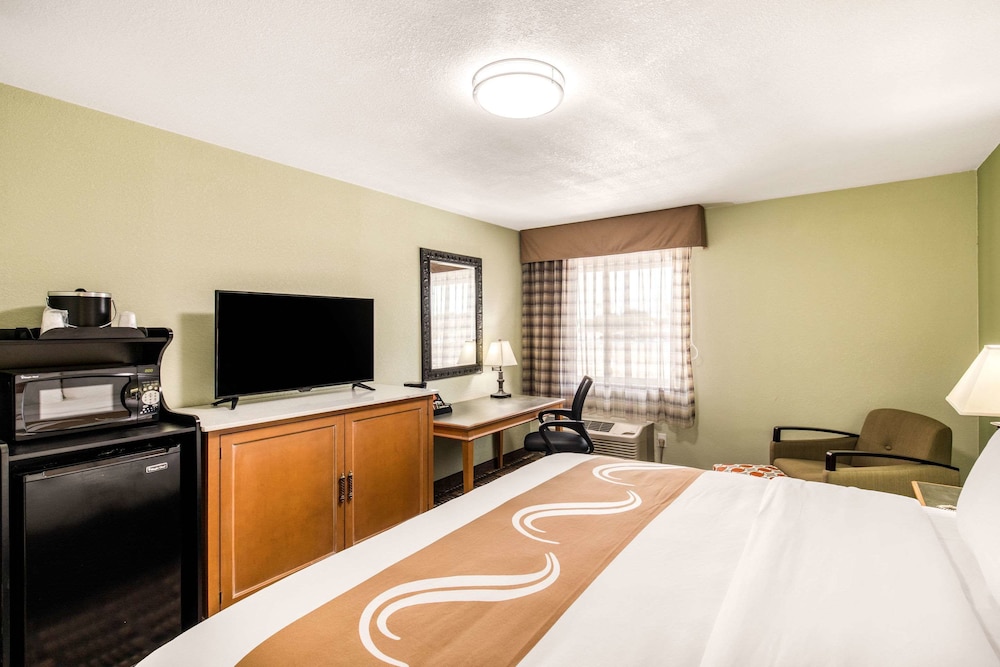 QUALITY INN AND SUITES PLANO EAST RICHARDSON 22/62