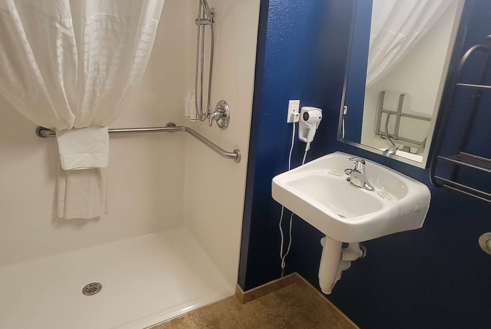 Microtel Inn Council Bluffs 49/50