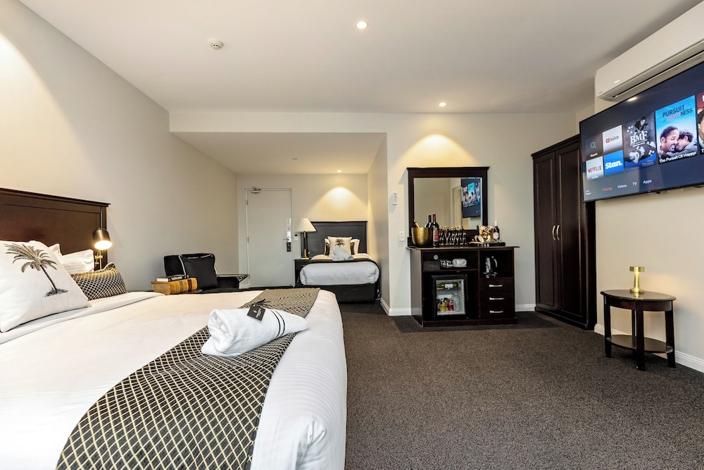 International Hotel Wagga Wagga 27/66
