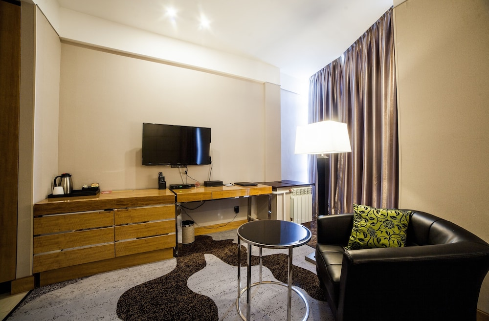 Absolute Hotel 27/31