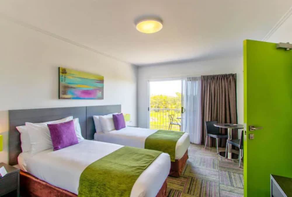 EXECUTIVE, SINGLE, KING AND TWIN BEDS