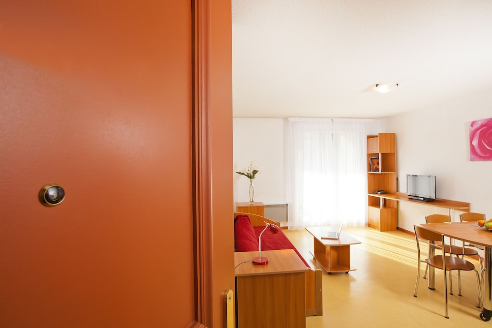 Sejours Et Affaires Saint Genis 19/23
