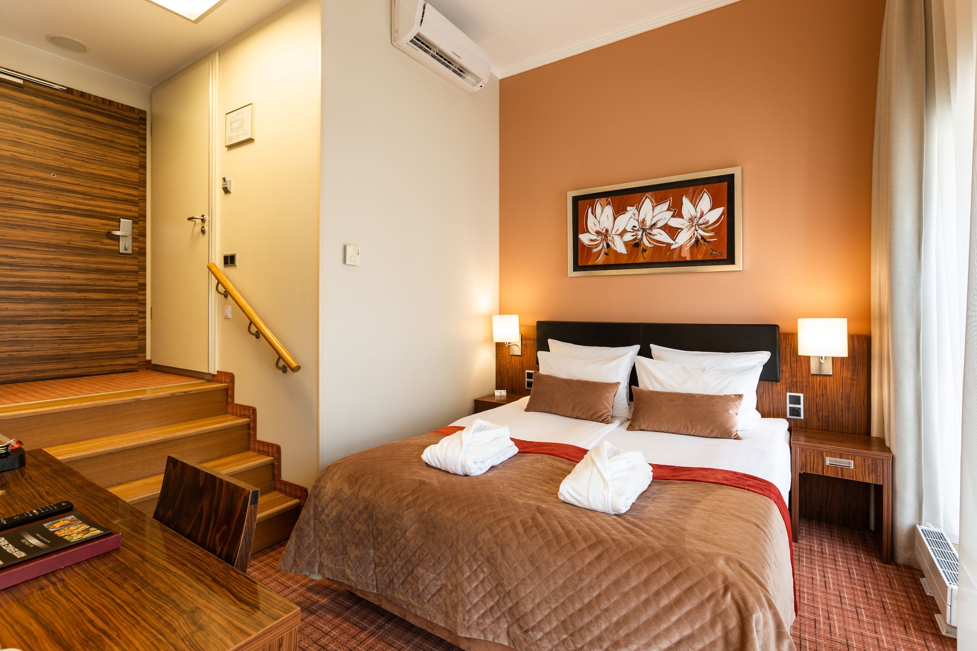 STANDARD, DOUBLE OR TWIN BED
