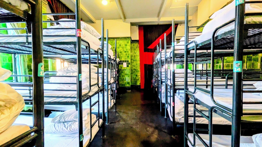 Rest Up London Hostel 41/55