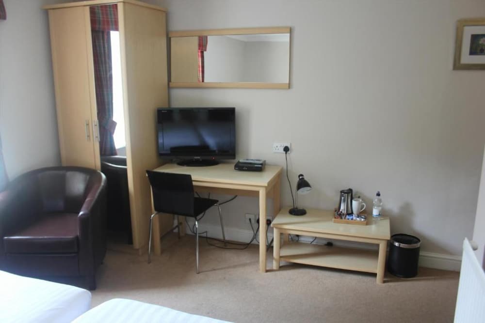 OYO Flagship Nant Ddu Lodge Hotel & Spa 62/70