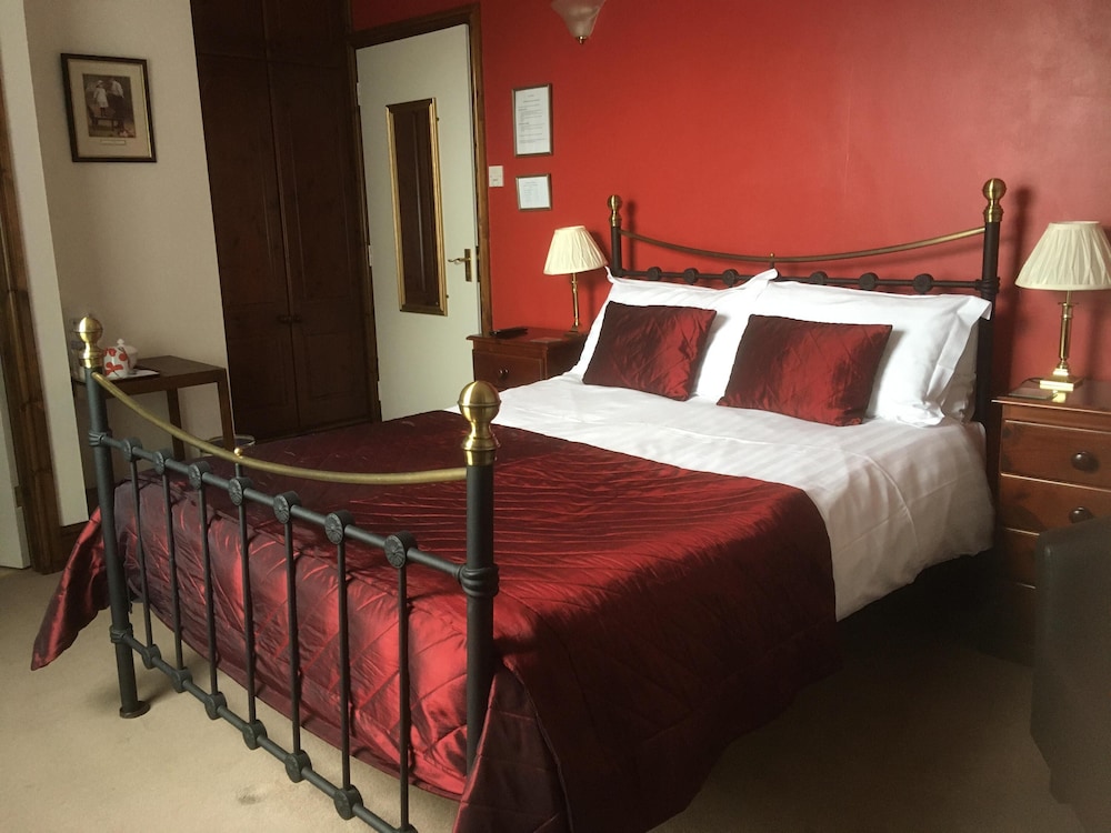 Grove House Guest House 2/34
