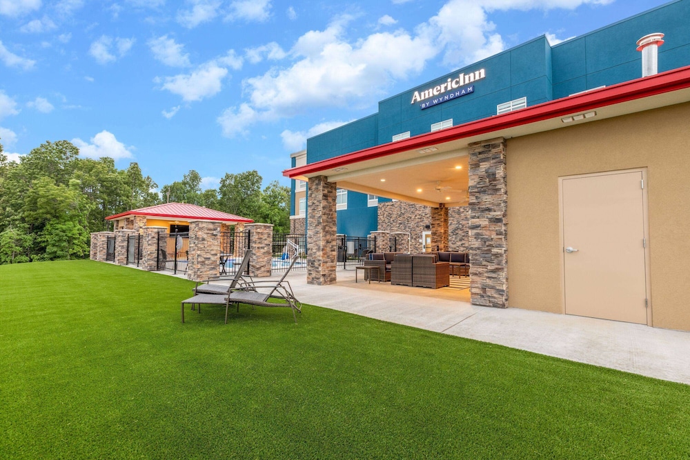 AmericInn by Wyndham Mountain Home 23/26