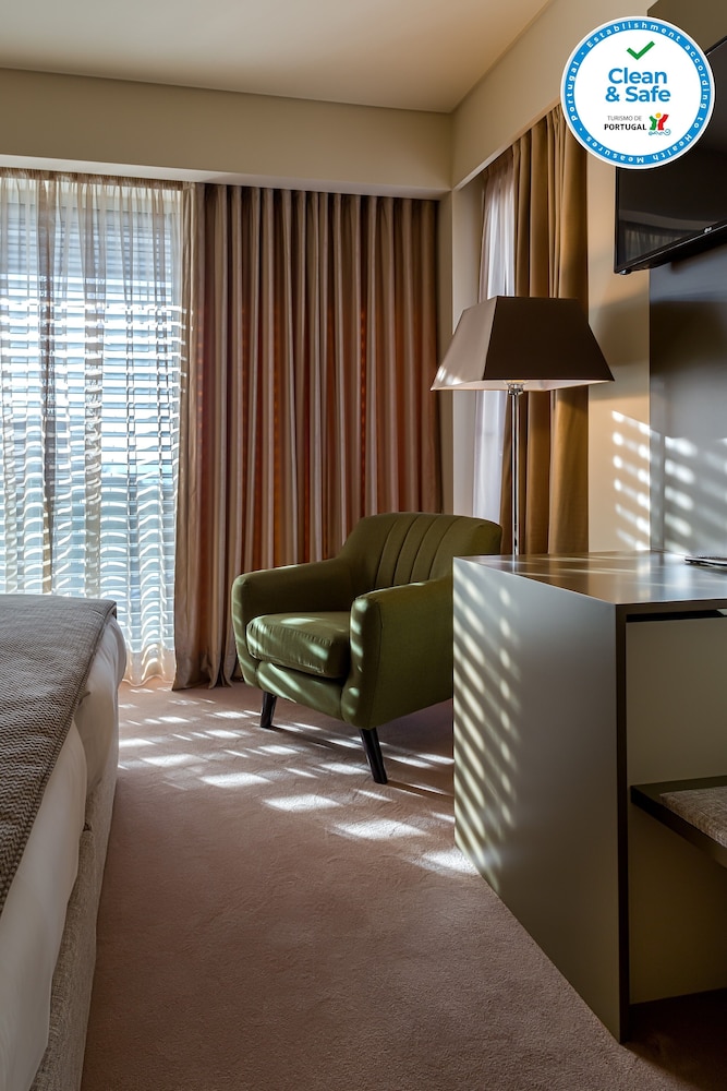4615 Hotel 46/70