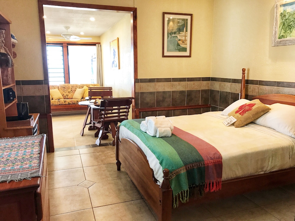Maya Beach Hotel 32/82
