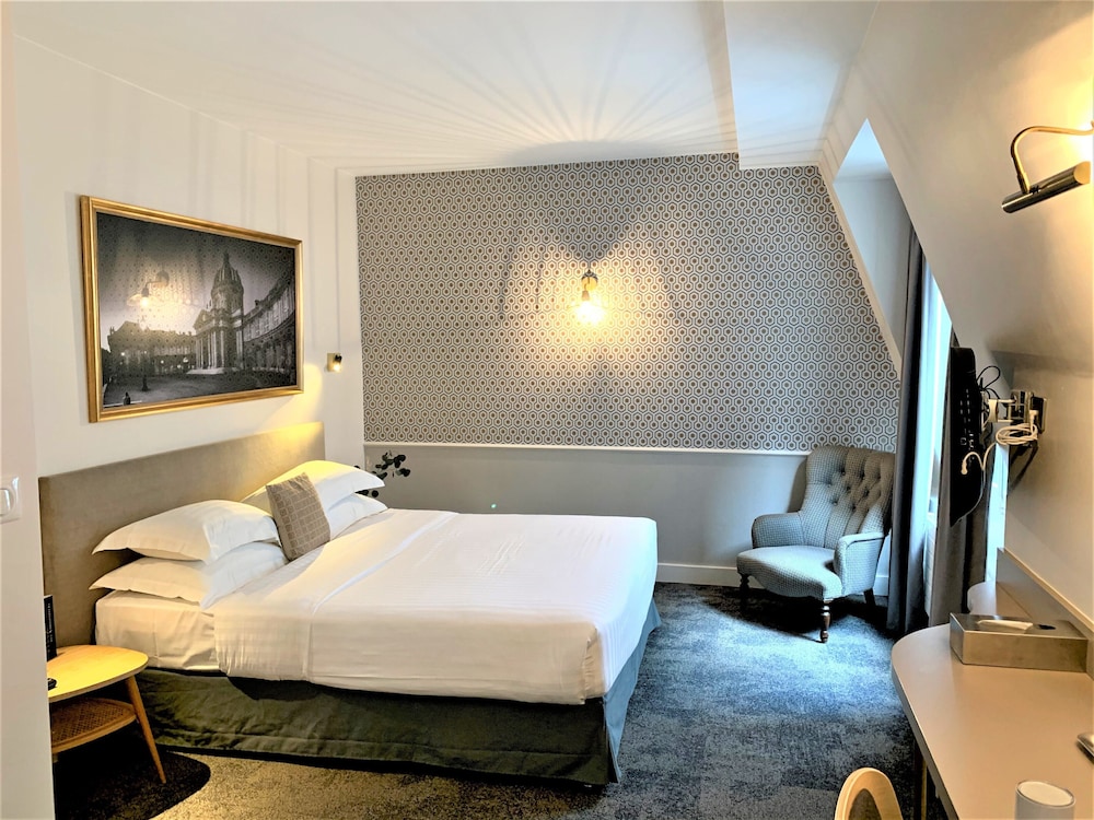 Villa Des Ambassadeurs 8/50