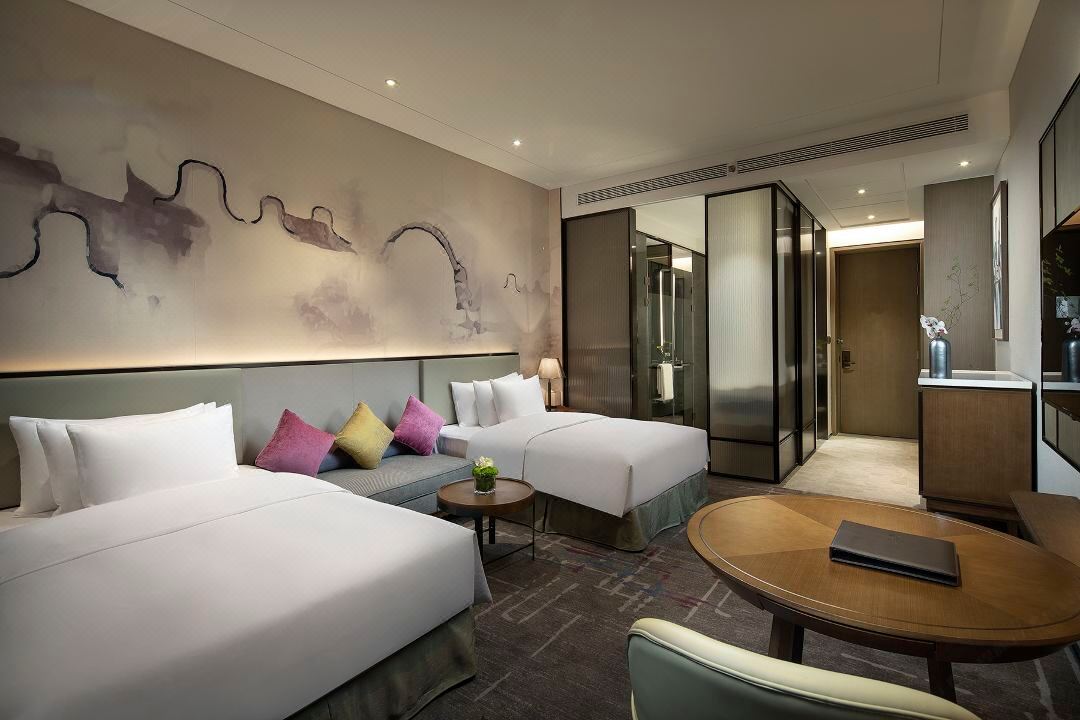 غرفة سوبيريور بسريرين منفصلين بإطلالة على البحيرة، Sunac Mauve Hill Hotel Guangzhou 2/2
