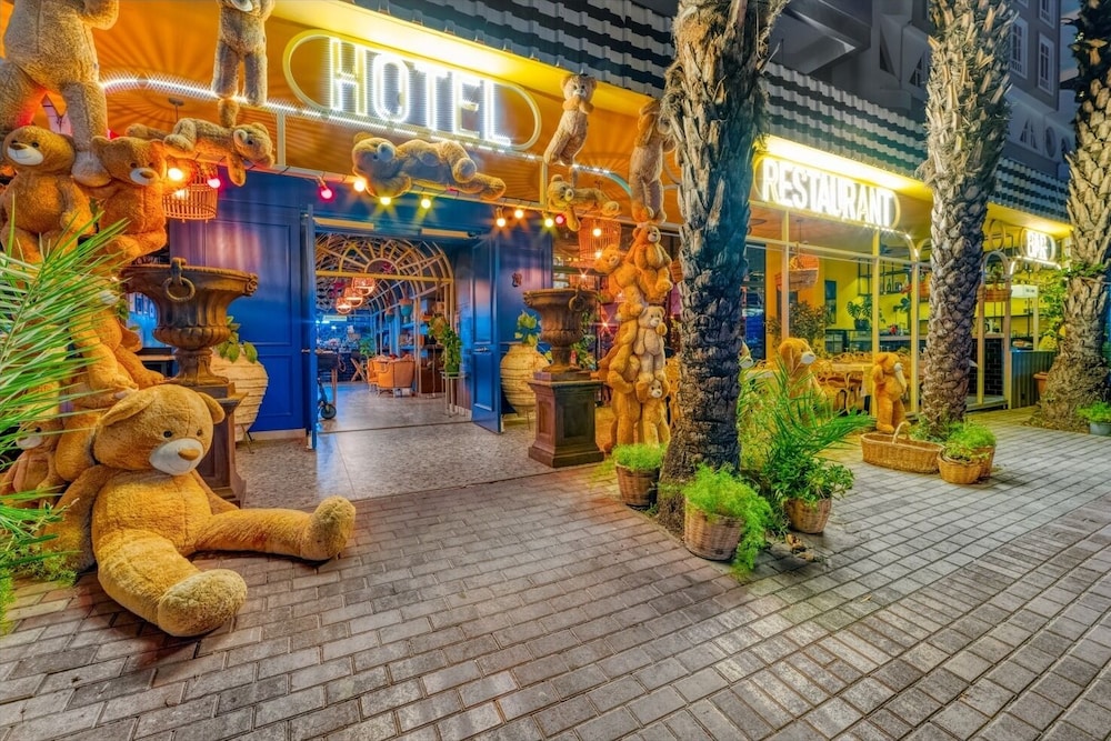 Anjeliq Downtown Hotel 66/70