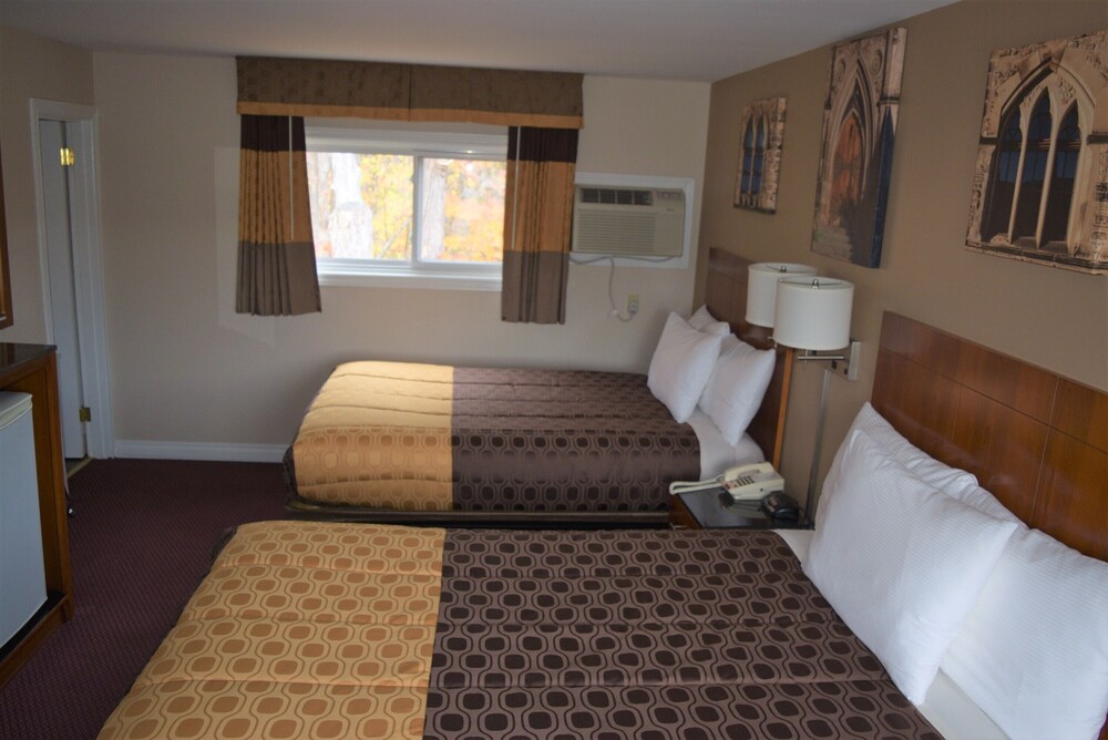 Knights Inn Arnprior 4/34