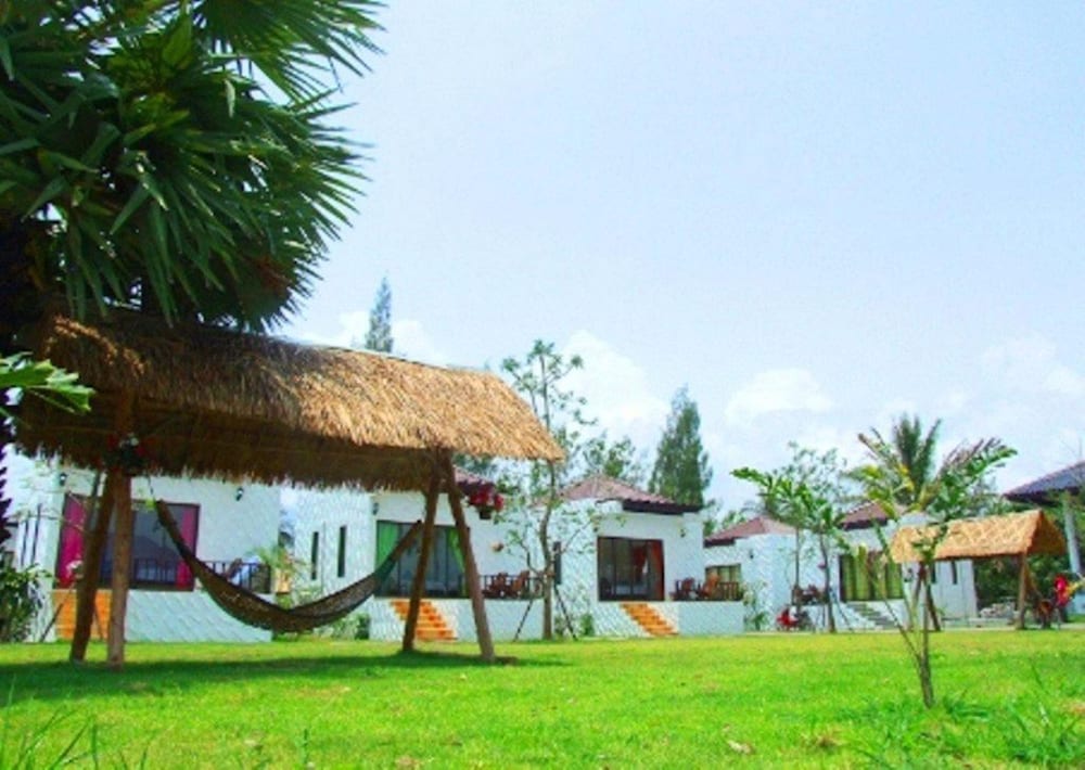 Pranburi Cabana Resort 12/72